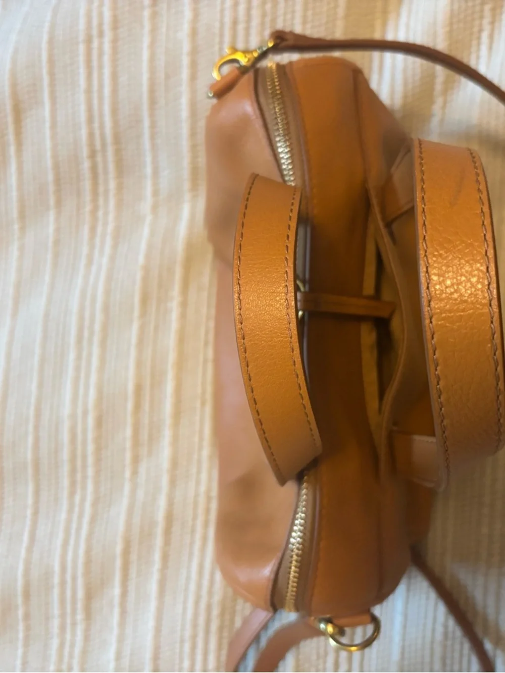 Fossil Sydney tan leather satchel Excellent